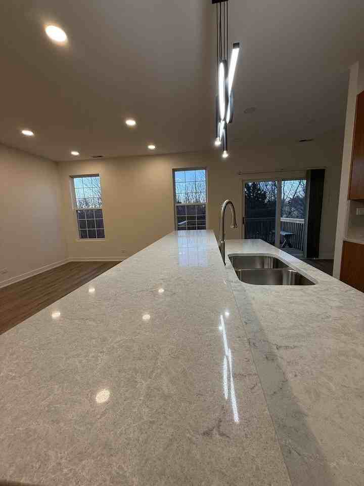 16212 Golfview Dr - Photo 4 of 12