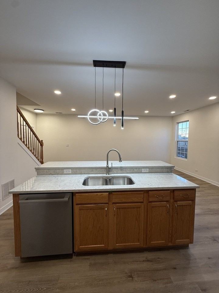 16212 Golfview Dr - Photo 5 of 12