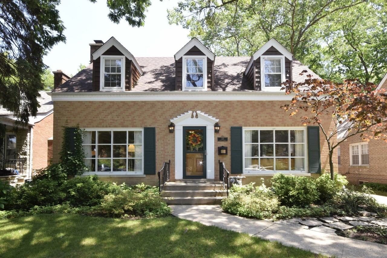 319 Wesley Ave - Photo 2 of 40