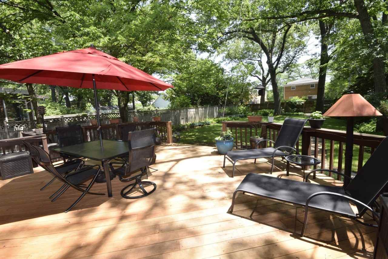 319 Wesley Ave - Photo 6 of 40