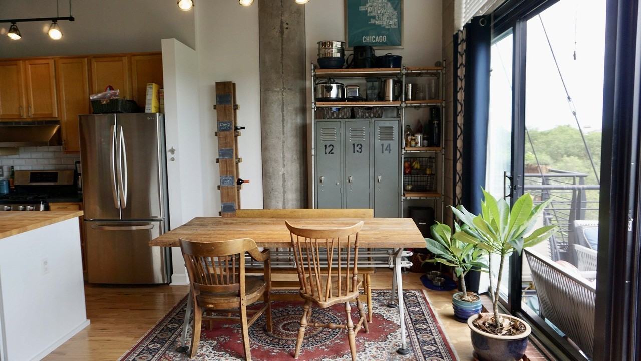 1934 N Washtenaw Ave Apt 416 #416 - Photo 4 of 19