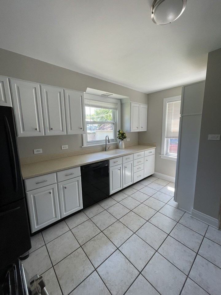 325 Columbia Ave - Photo 7 of 15