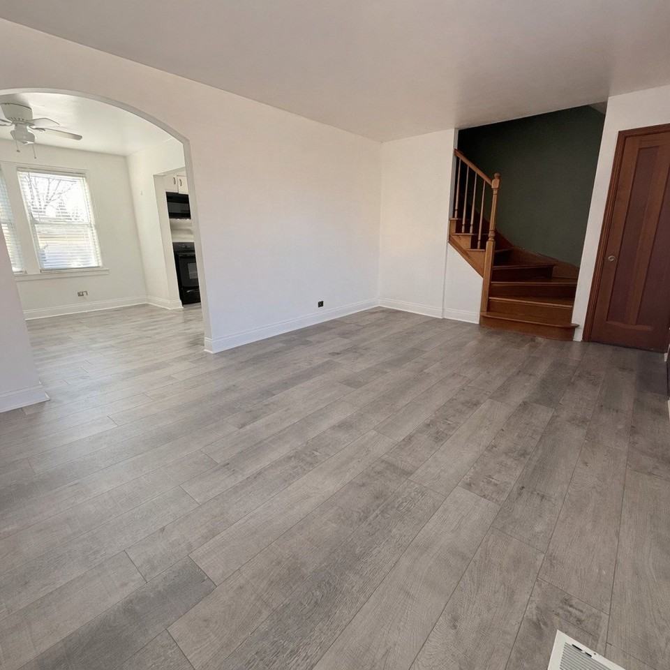 3857 W 51st St - Photo 2 of 13