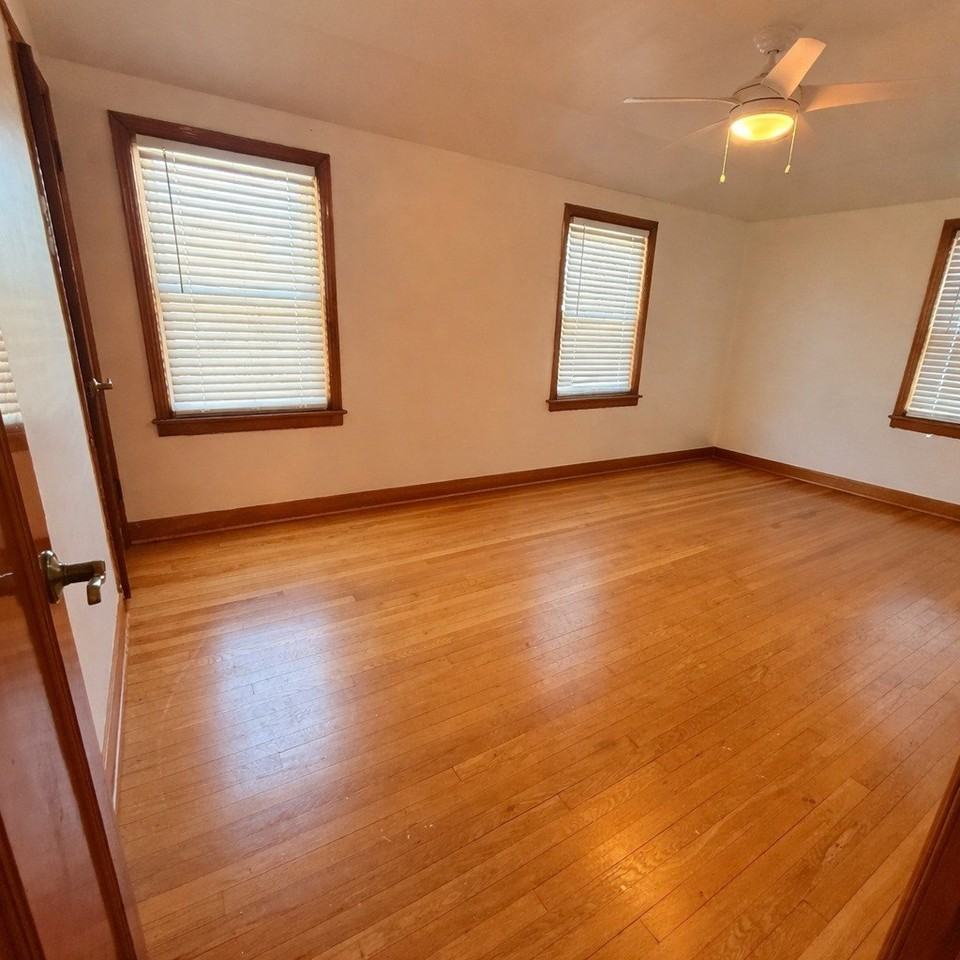 3857 W 51st St - Photo 7 of 13