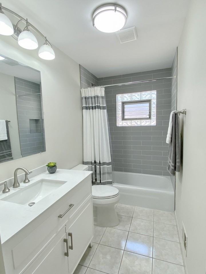 2242 Eastview Dr - Photo 5 of 20