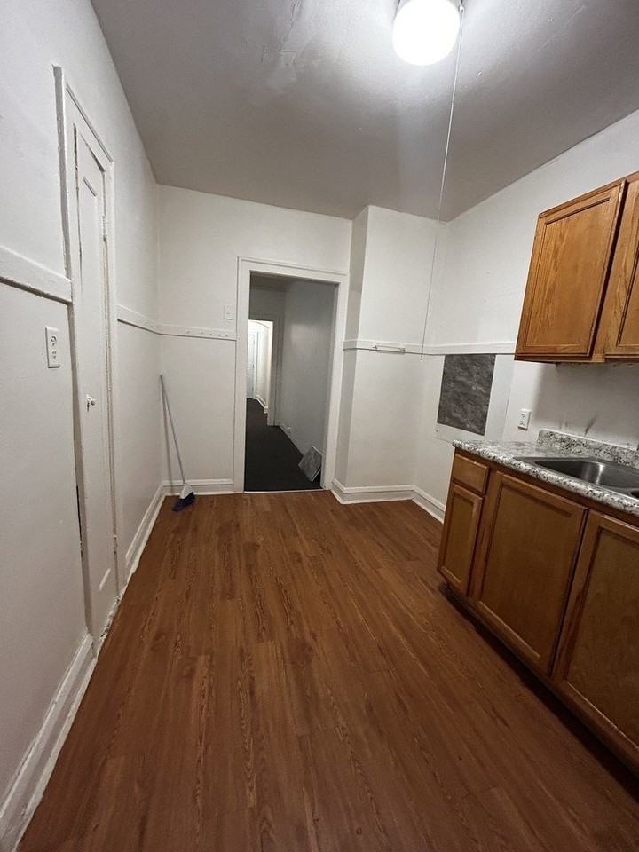 209 N Kolmar Ave Unit 1s #1S - Photo 2 of 6