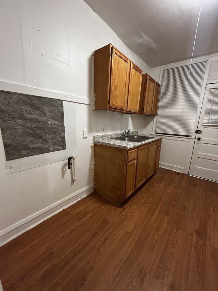 209 N Kolmar Ave Unit 1s #1S - Photo 3 of 6