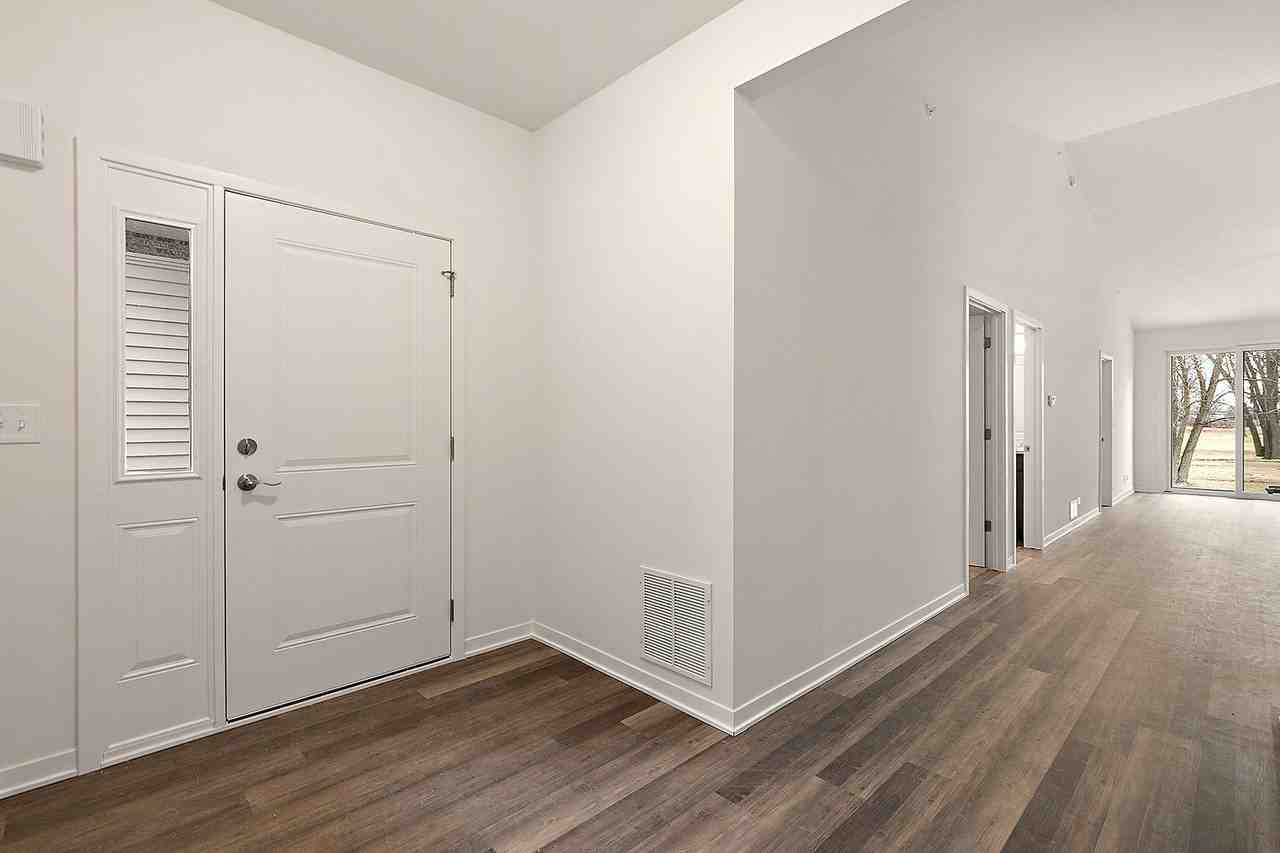 42 Olympus Dr - Photo 5 of 42