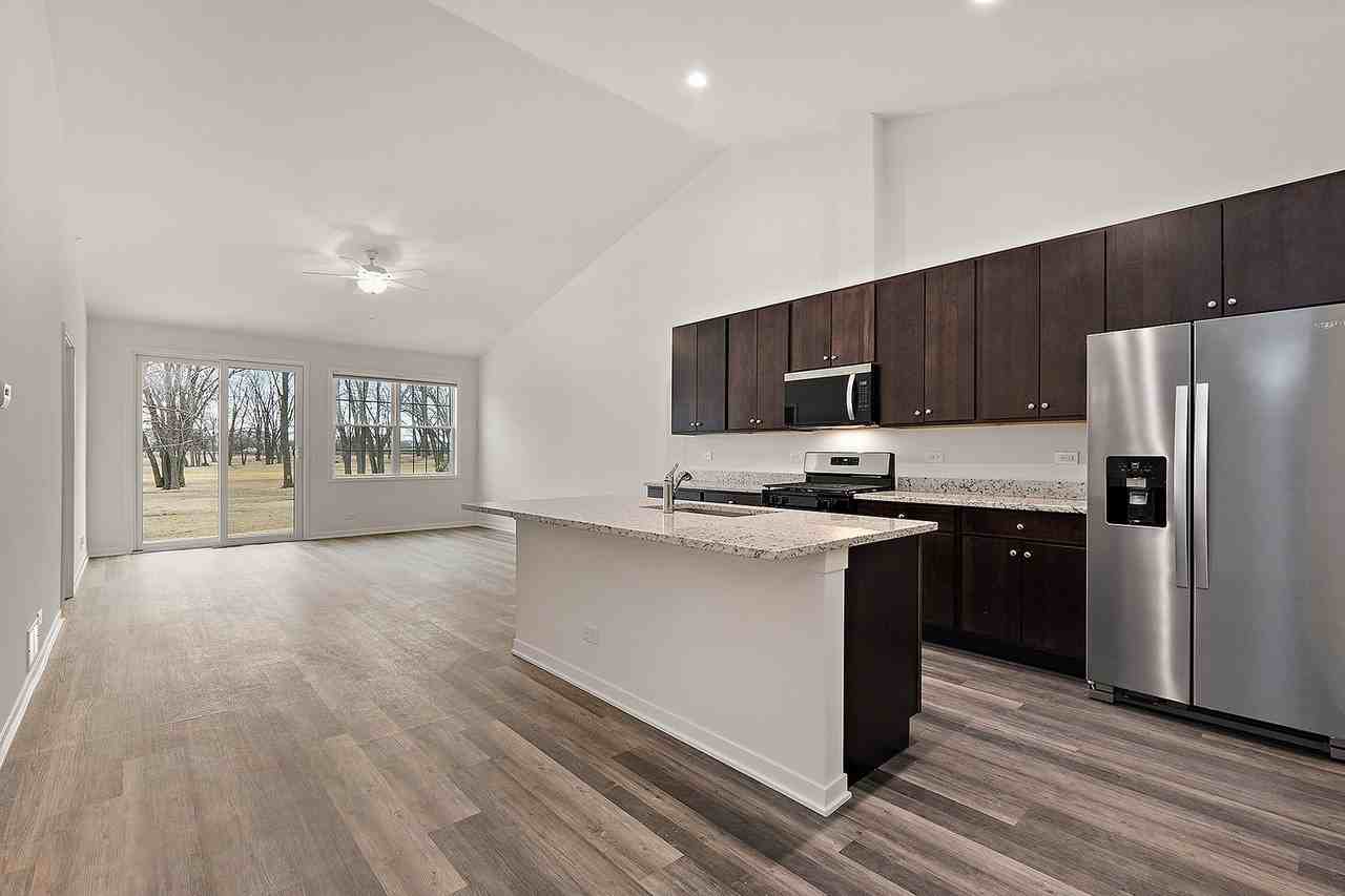 42 Olympus Dr - Photo 7 of 42