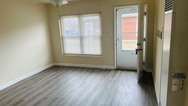 12827 Irving Ave Apt 6 #6 - Photo 3 of 7