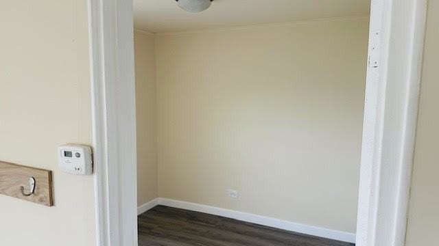 12827 Irving Ave Apt 6 #6 - Photo 5 of 7