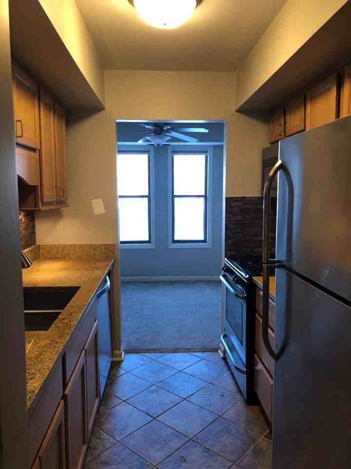 2208 Country Club Dr Apt 3 #3 - Photo 3 of 7