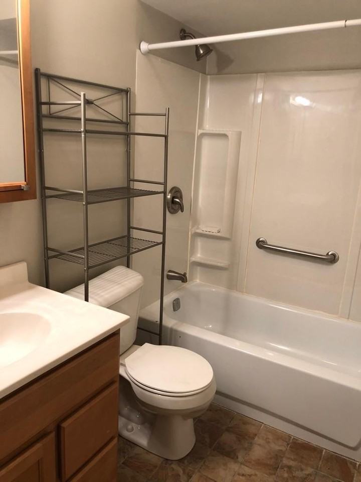 2208 Country Club Dr Apt 3 #3 - Photo 7 of 7