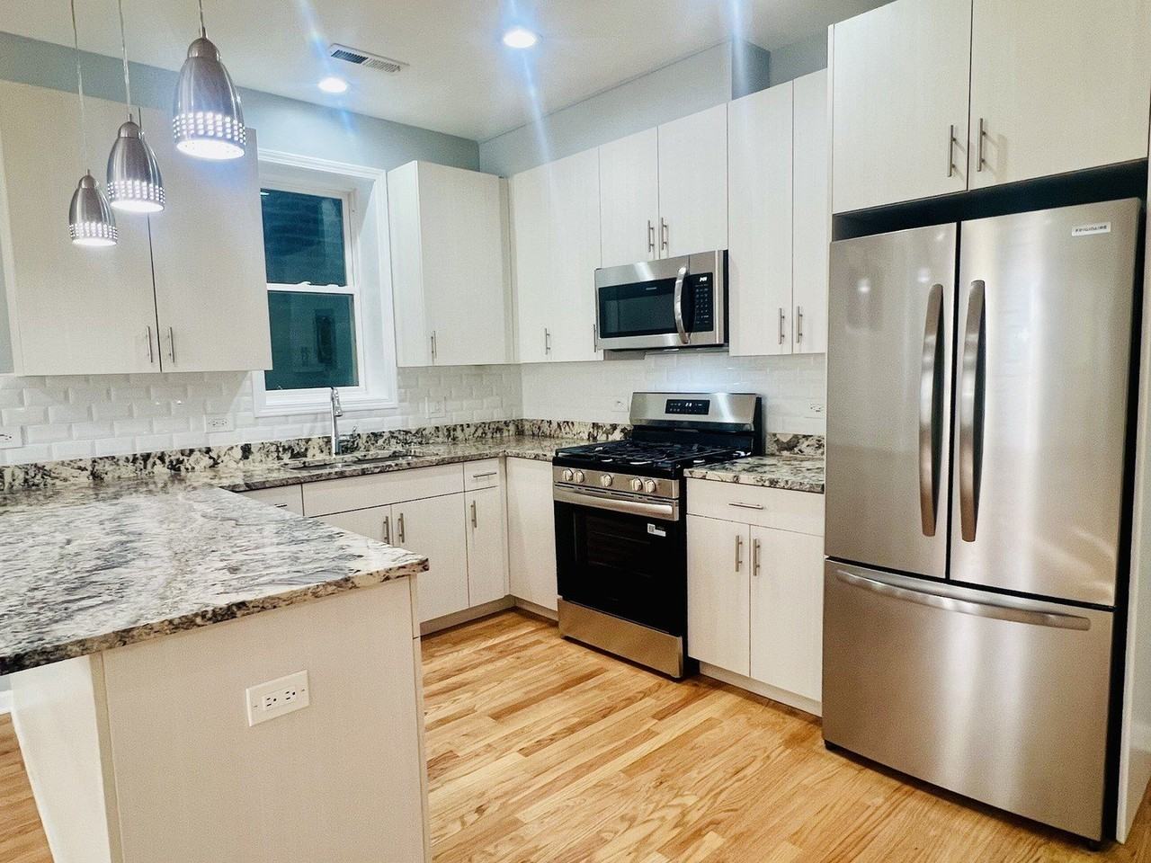 1750 W Cermak Rd Unit B #B - Photo 5 of 16