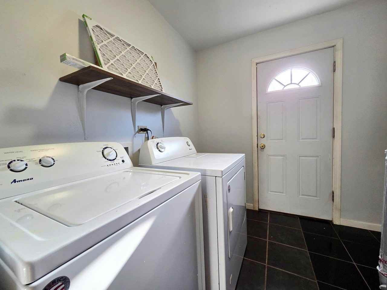 331 Lawn Ter - Photo 7 of 19