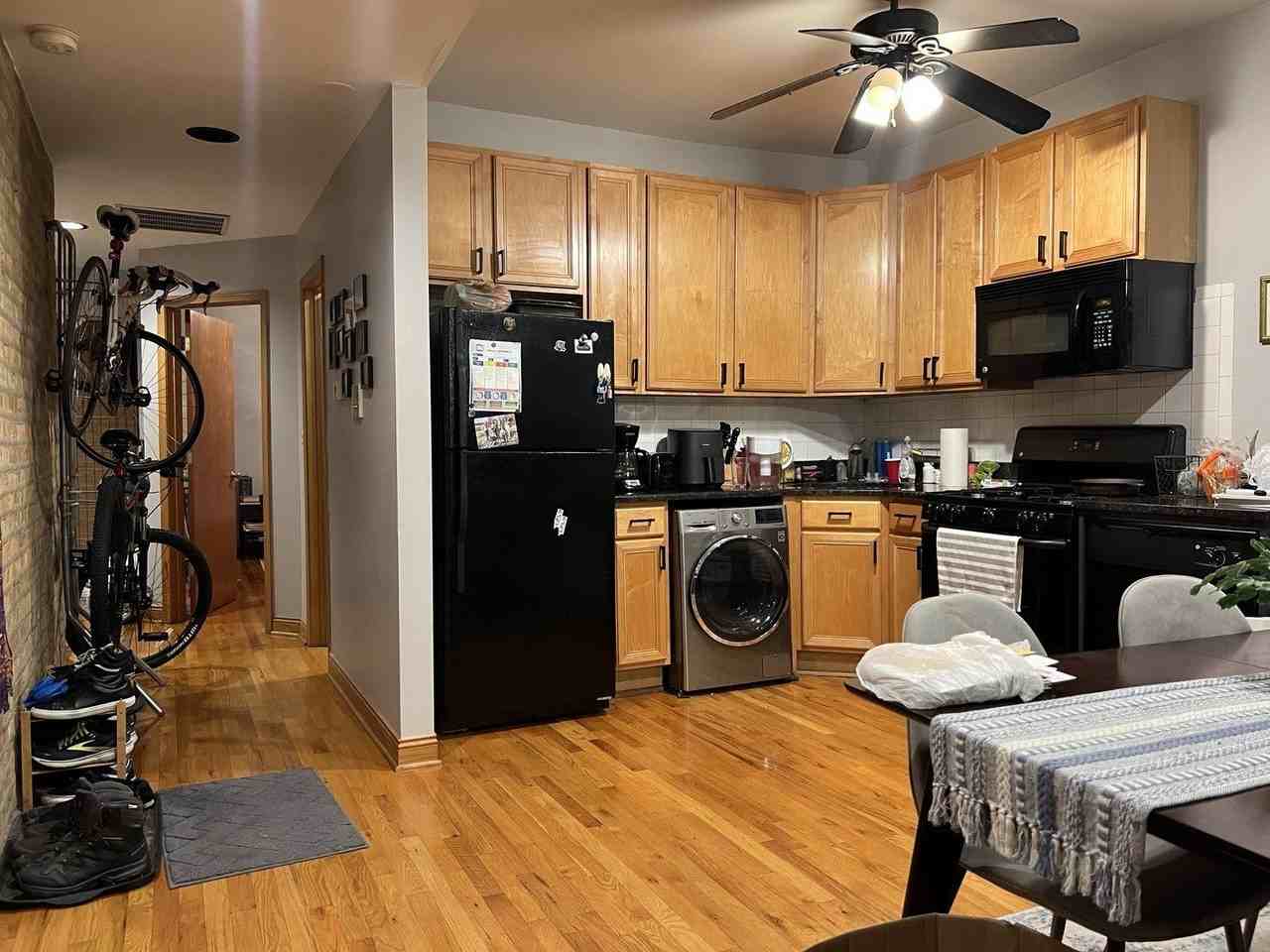 2747 W Le Moyne St Apt 3 #3 - Photo 2 of 12