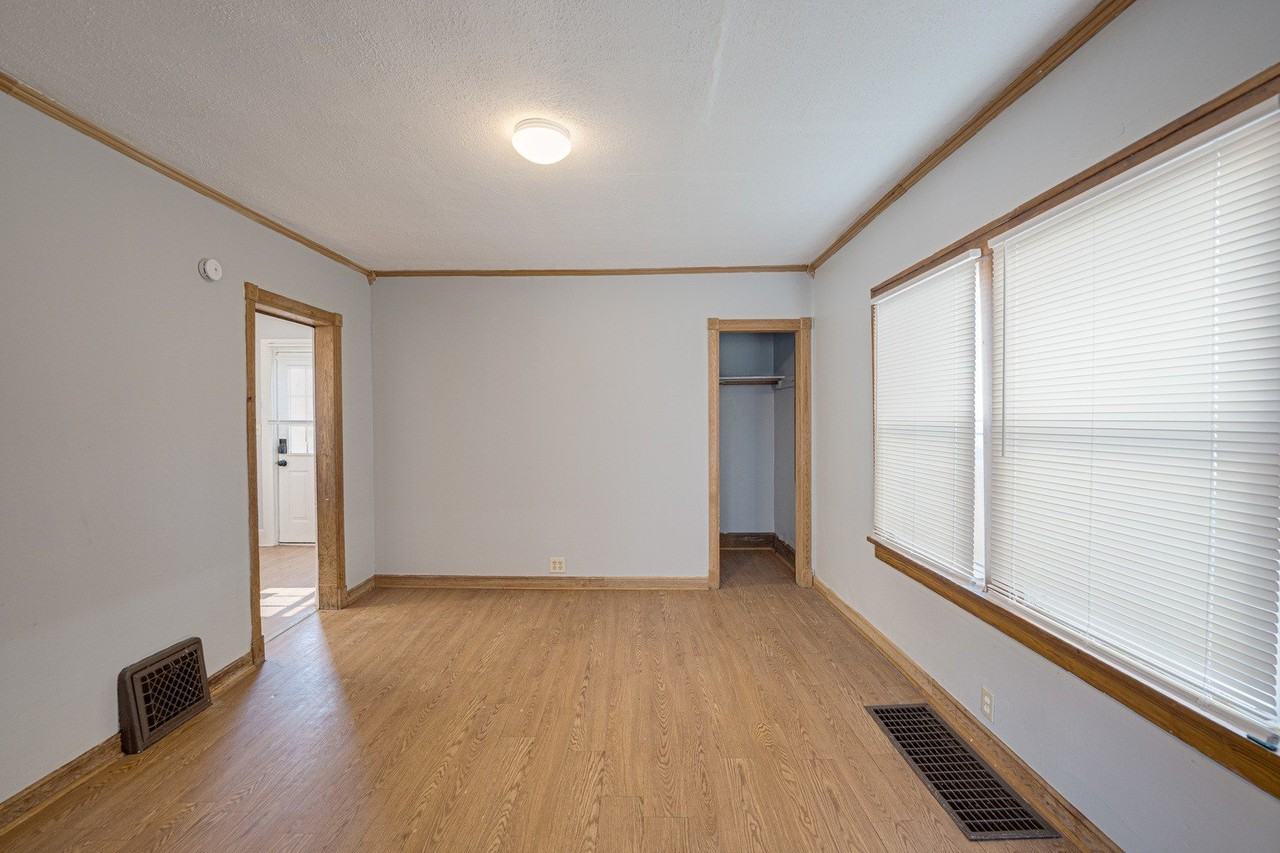 2308 Fremont St - Photo 4 of 19