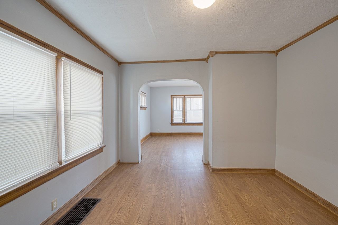 2308 Fremont St - Photo 5 of 19