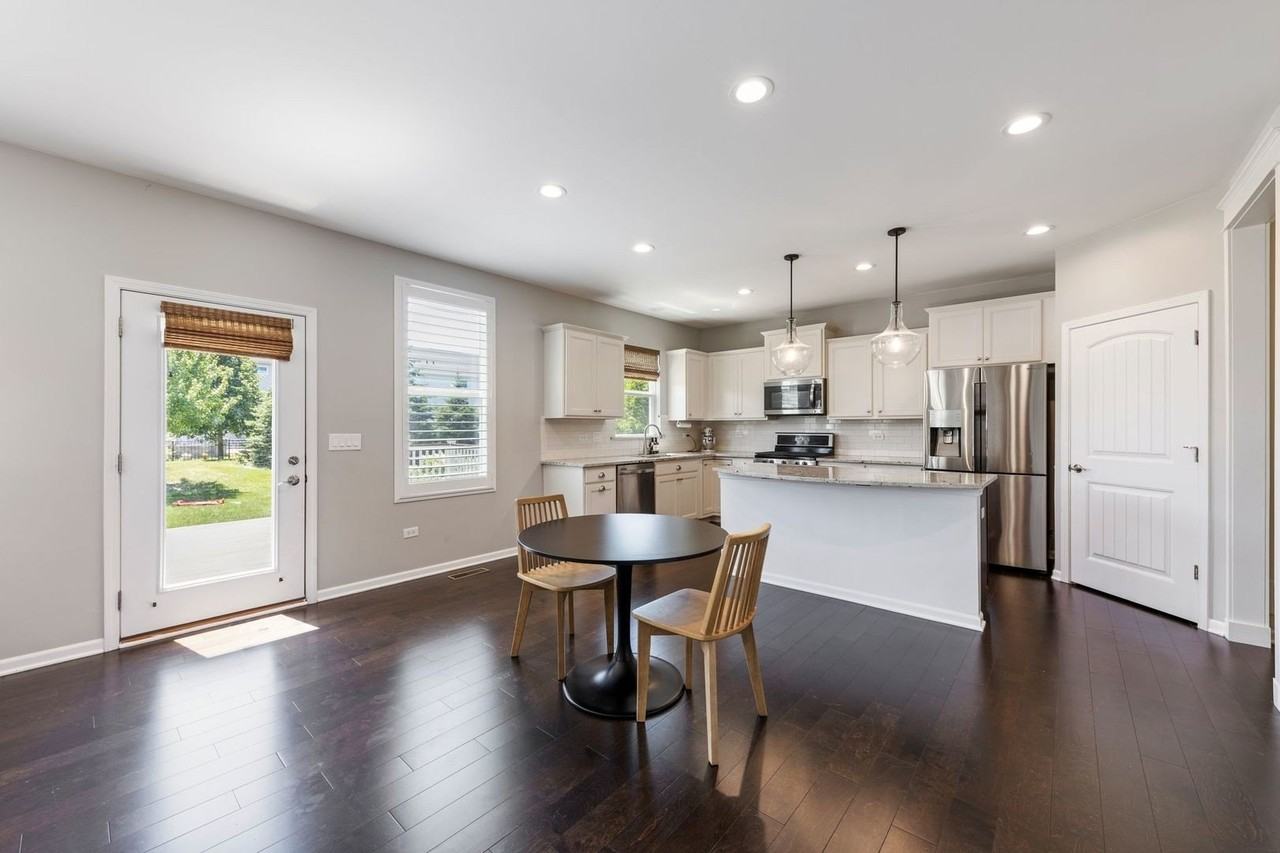 2524 Balsam Cove Rd - Photo 7 of 36