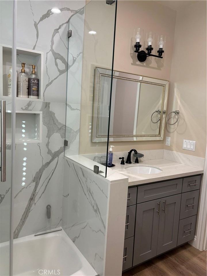 2028 S Chapel Ave - Photo 7 of 22