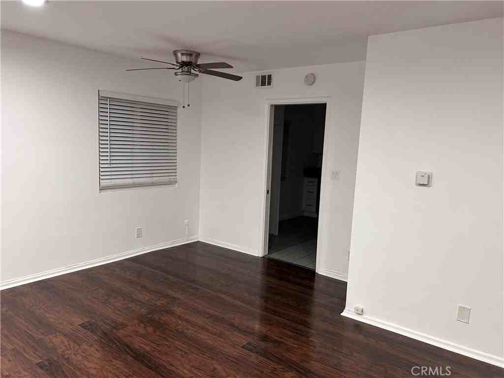 234 W Linden Ave #D - Photo 4 of 16