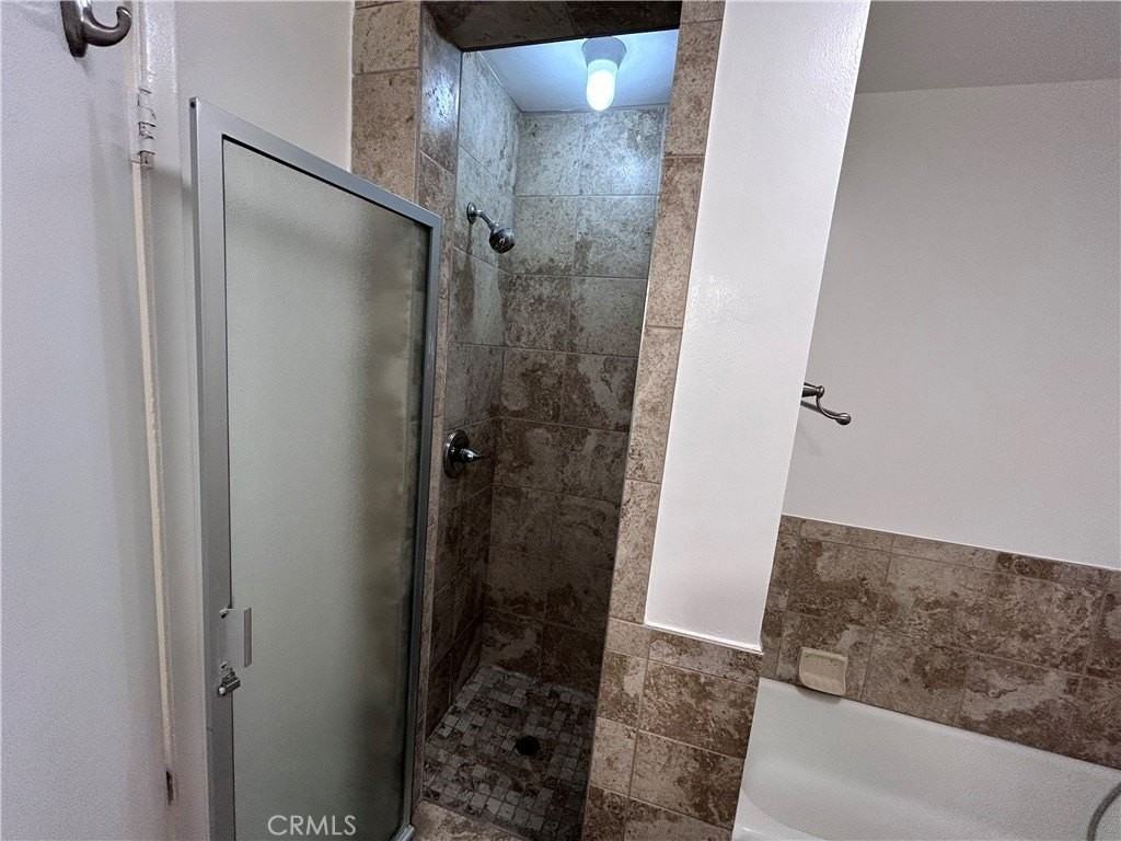 234 W Linden Ave #D - Photo 7 of 16