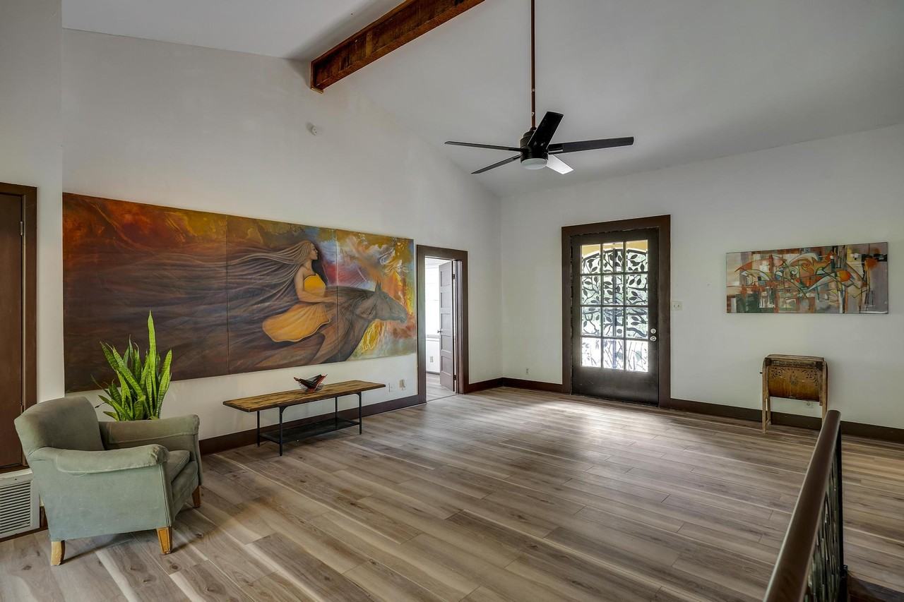 18111 Lake Shore Dr #1 - Photo 7 of 32