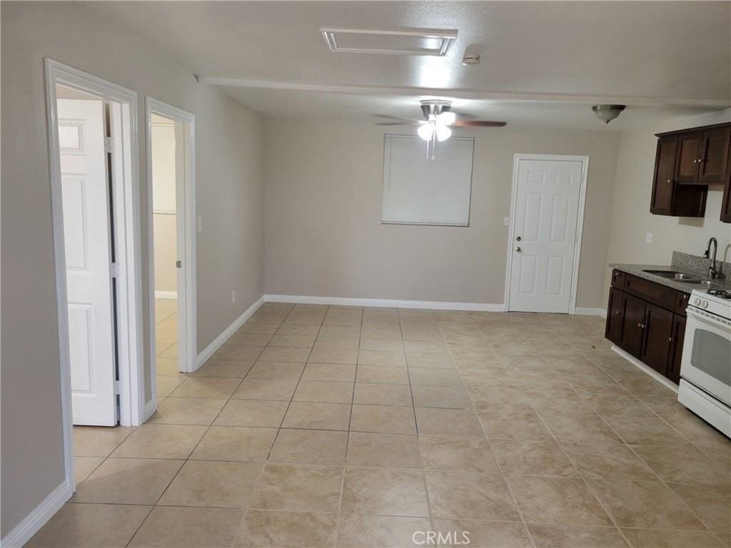 972 E Olive St - Photo 2 of 6