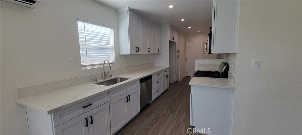 13315 Avalon Blvd - Photo 3 of 44