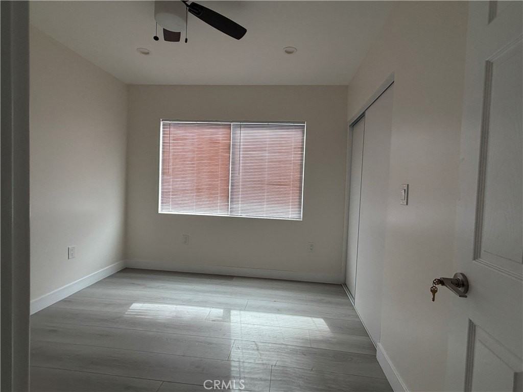 12419 Jersey Ave - Photo 6 of 13