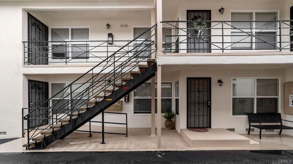 107 N 1st St #C - Photo 4 of 19