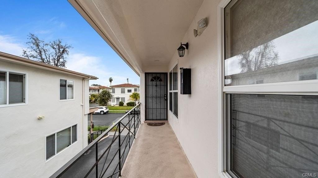 107 N 1st St #C - Photo 5 of 19