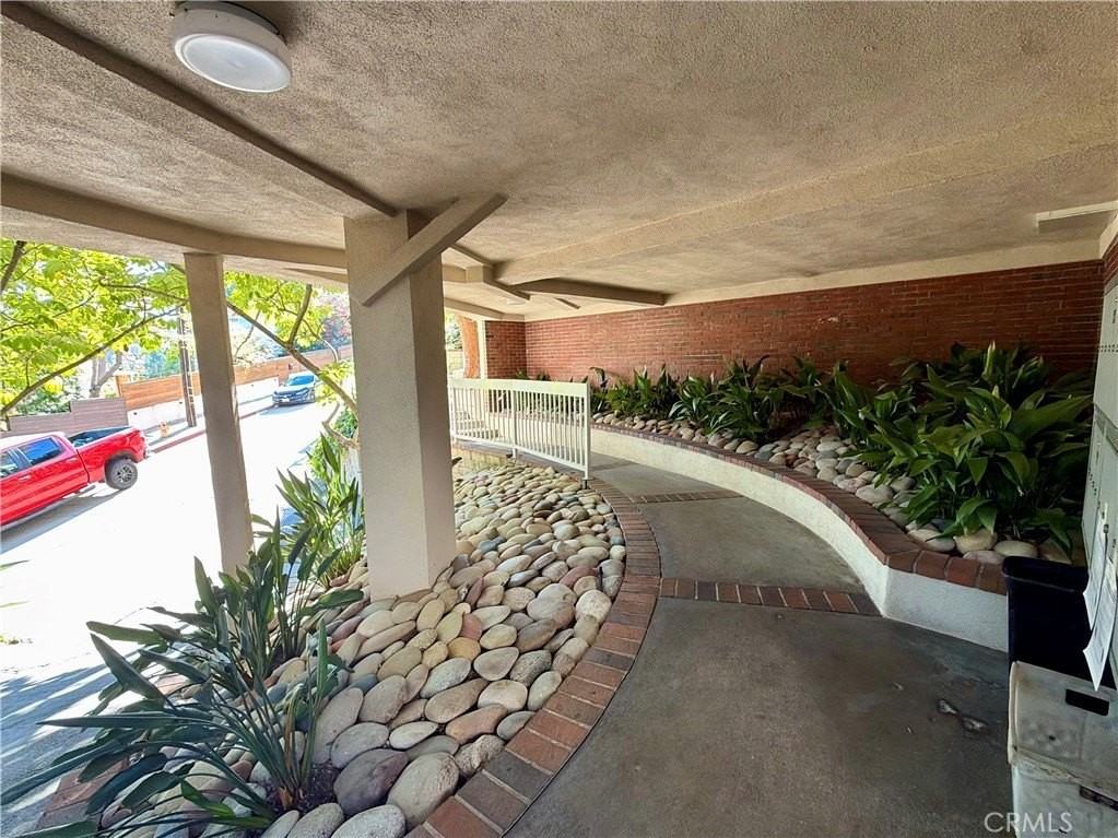 2266 Cazador Dr - Photo 2 of 6
