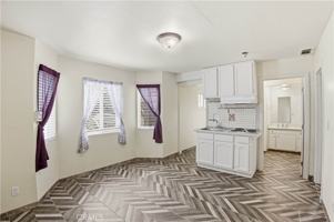 featured image of 1581 W Chanticleer Rd #B