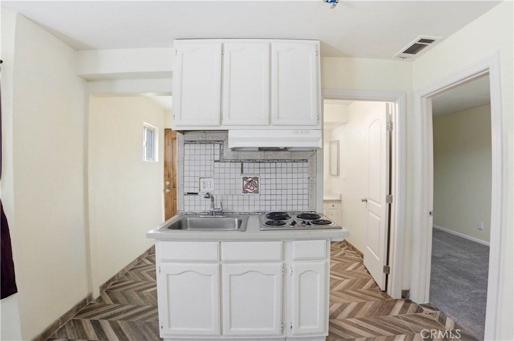 1581 W Chanticleer Rd #B - Photo 5 of 13