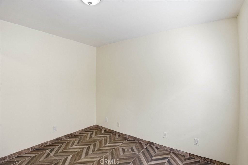 1581 W Chanticleer Rd #B - Photo 7 of 13