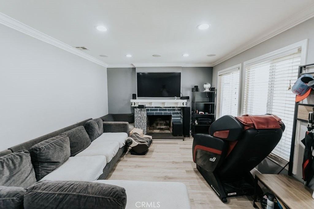 2438 Emerson Dr - Photo 3 of 26