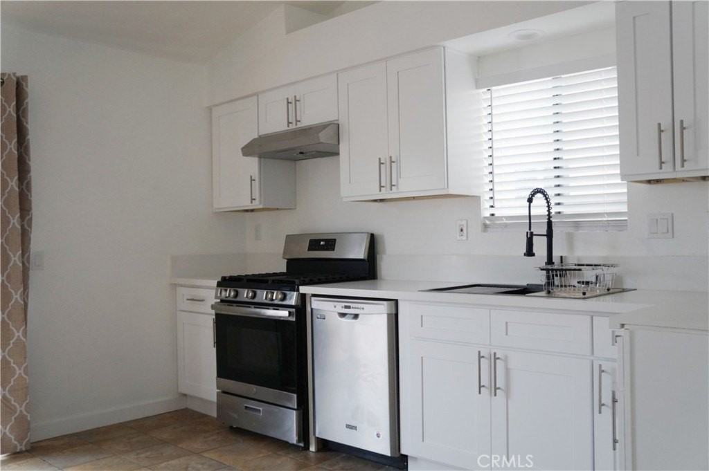 1394 Coral Tree Ln - Photo 5 of 18