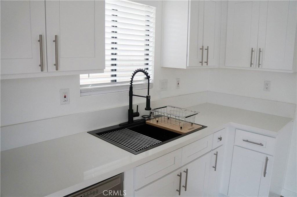 1394 Coral Tree Ln - Photo 6 of 18