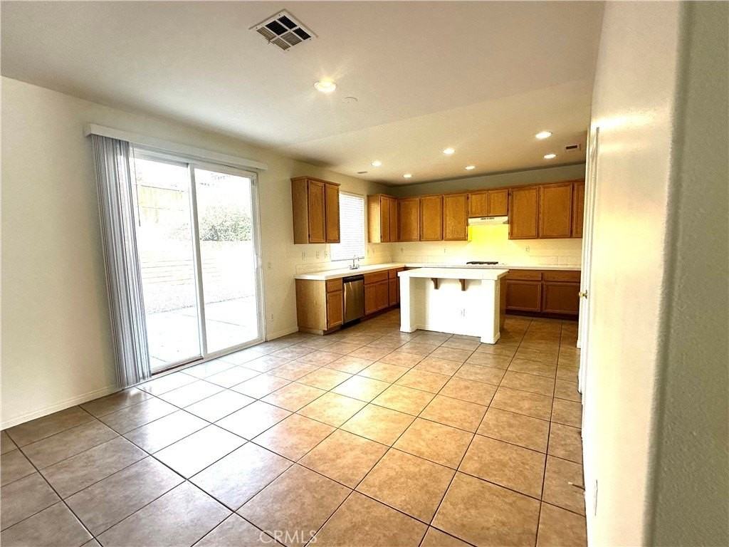 15574 Bow String St - Photo 4 of 25