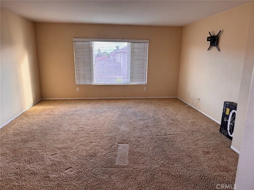 25461 Clovelly Ct - Photo 5 of 7