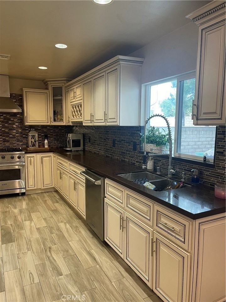 6548 Steven Way - Photo 5 of 14