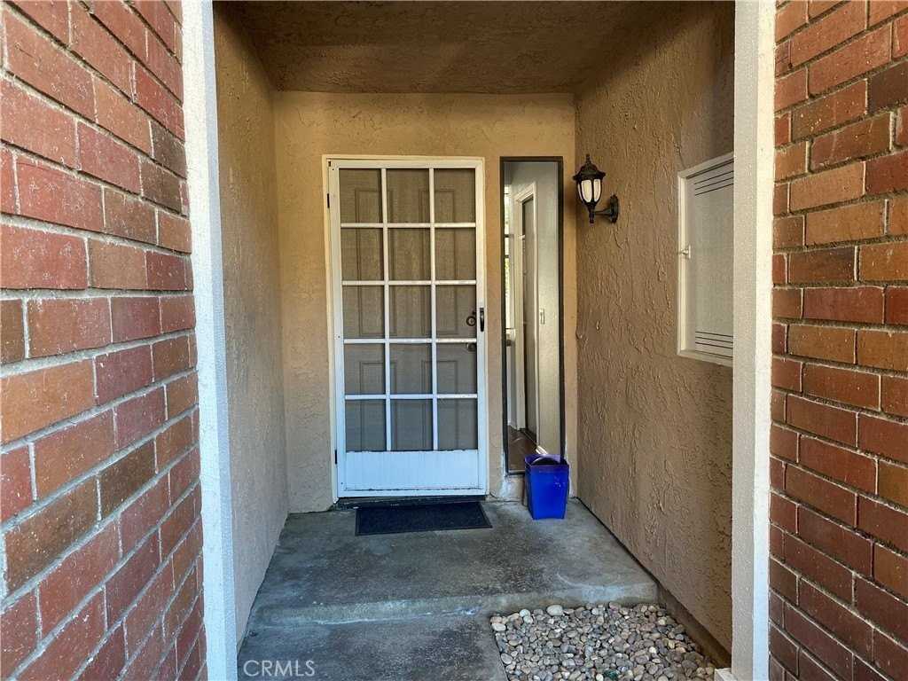 7916 Seabreeze Dr - Photo 2 of 25