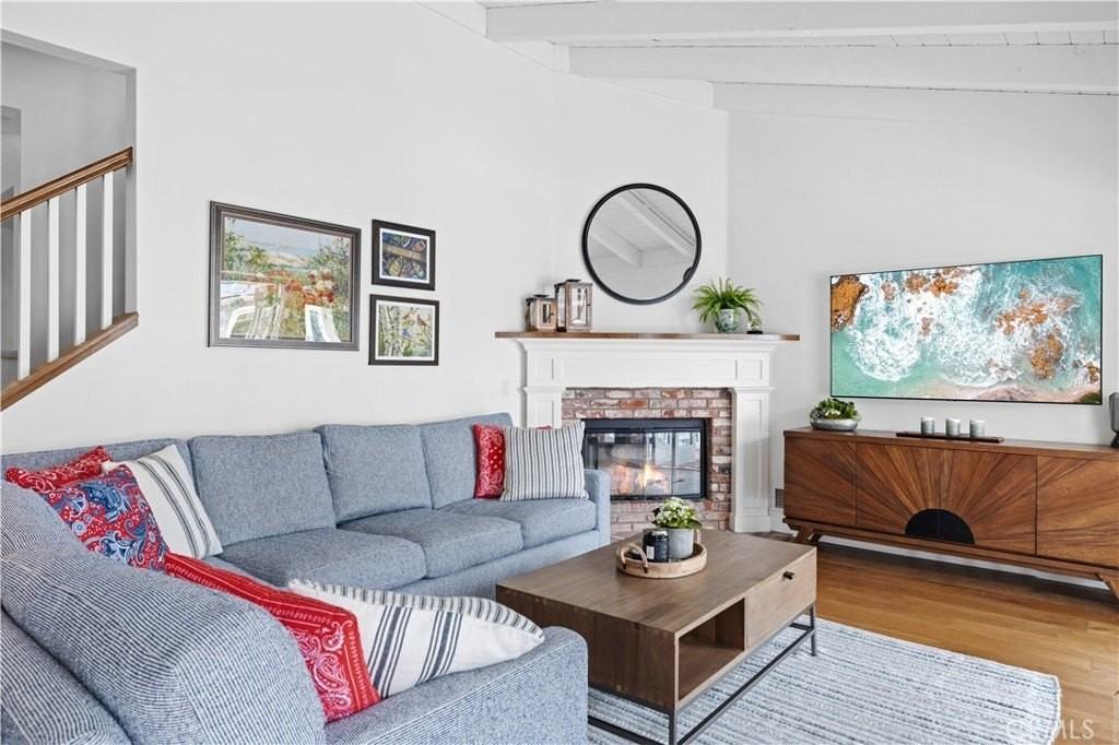 110 Pearl Ave - Photo 3 of 19