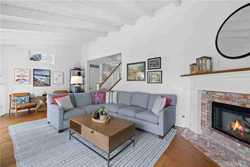 110 Pearl Ave - Photo 4 of 19