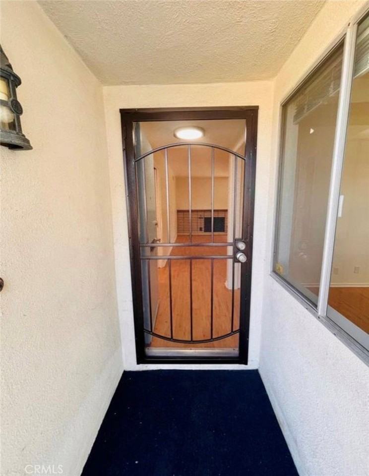 12826 Bailey St - Photo 2 of 28