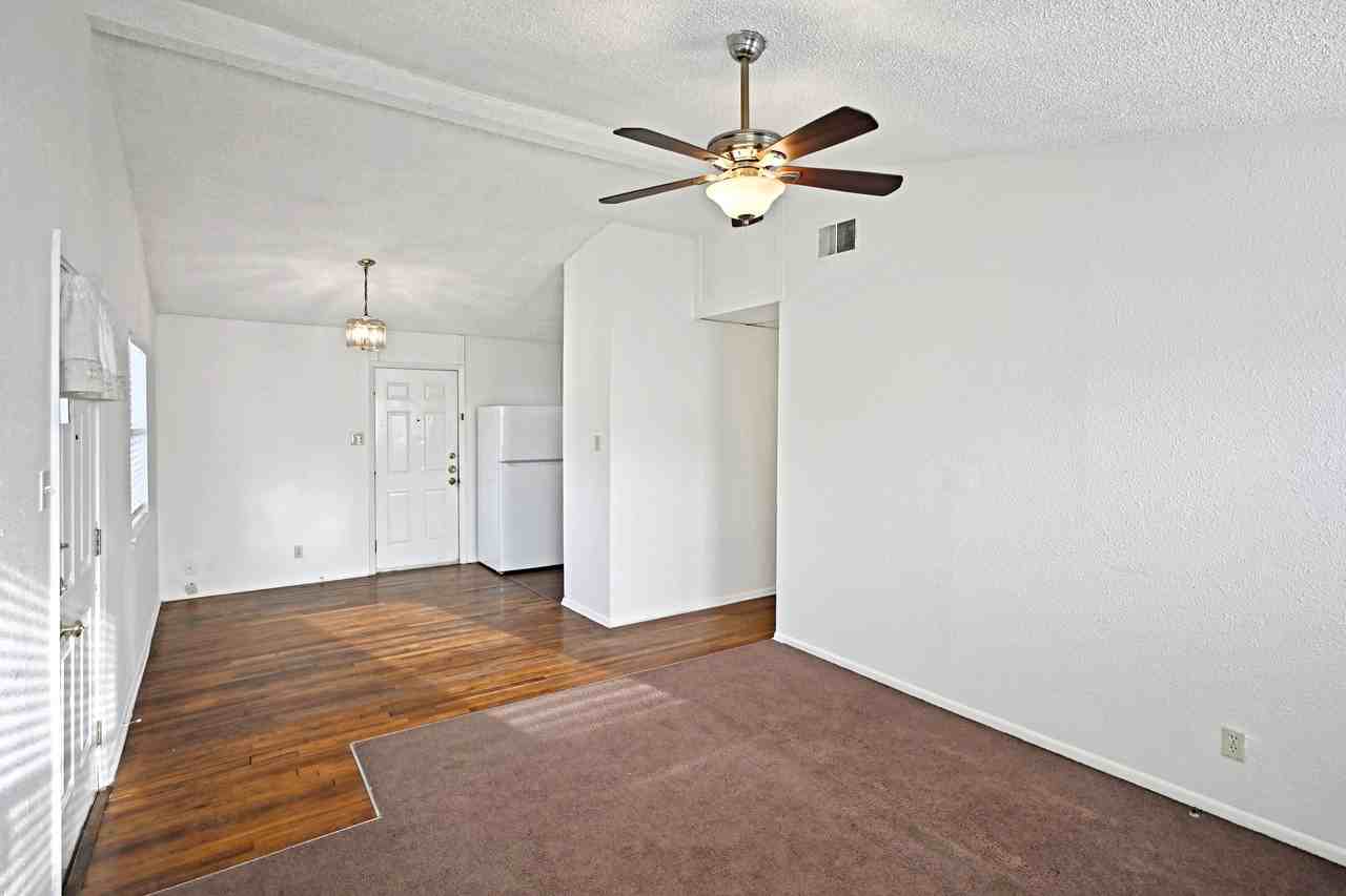 633 S Academy Ave #1 - Photo 6 of 46