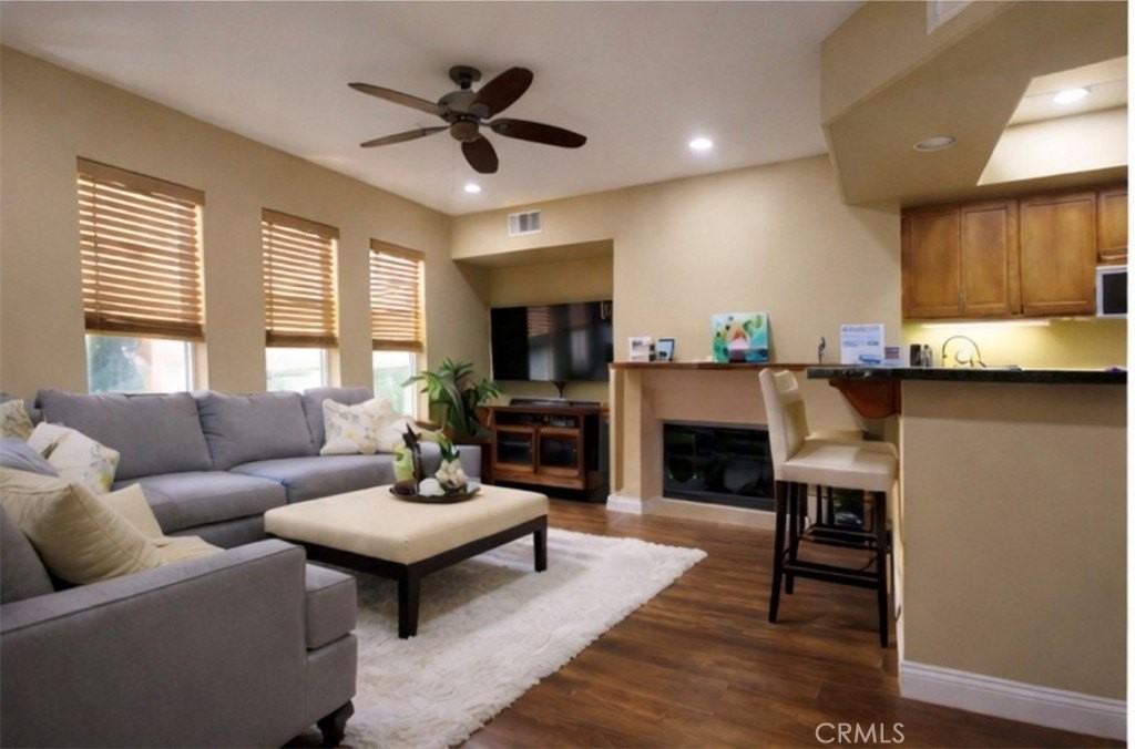 73 Reunion - Photo 2 of 12