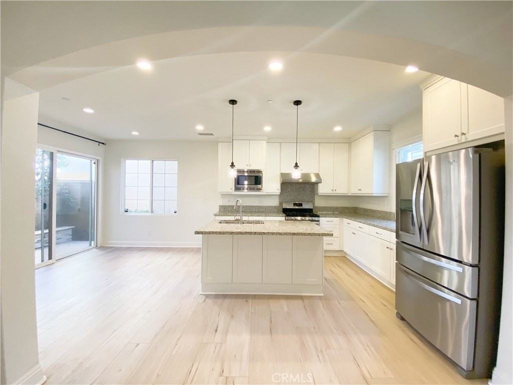 111 Painted Trellis - Photo 5 of 22