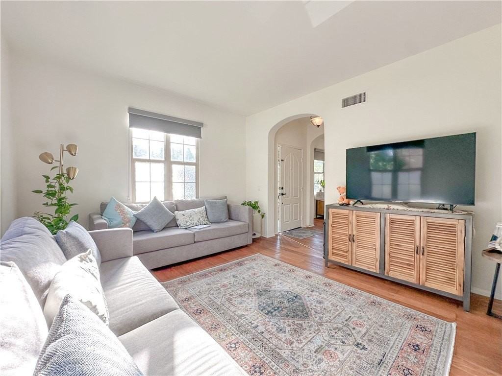 57 Bell Chime - Photo 3 of 14